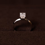 Classic Fines Emerald cut diamantring 14 karat guld solitærring — EMMI&CO.
