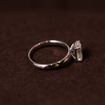 Classic Fines Emerald cut diamantring 14 karat guld solitærring — EMMI&CO.
