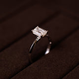Classic Fines Emerald cut diamantring 14 karat guld solitærring — EMMI&CO.