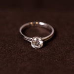 Linea round cut solitærring rund diamant 14 karat guld håndlavet — EMMI&CO.