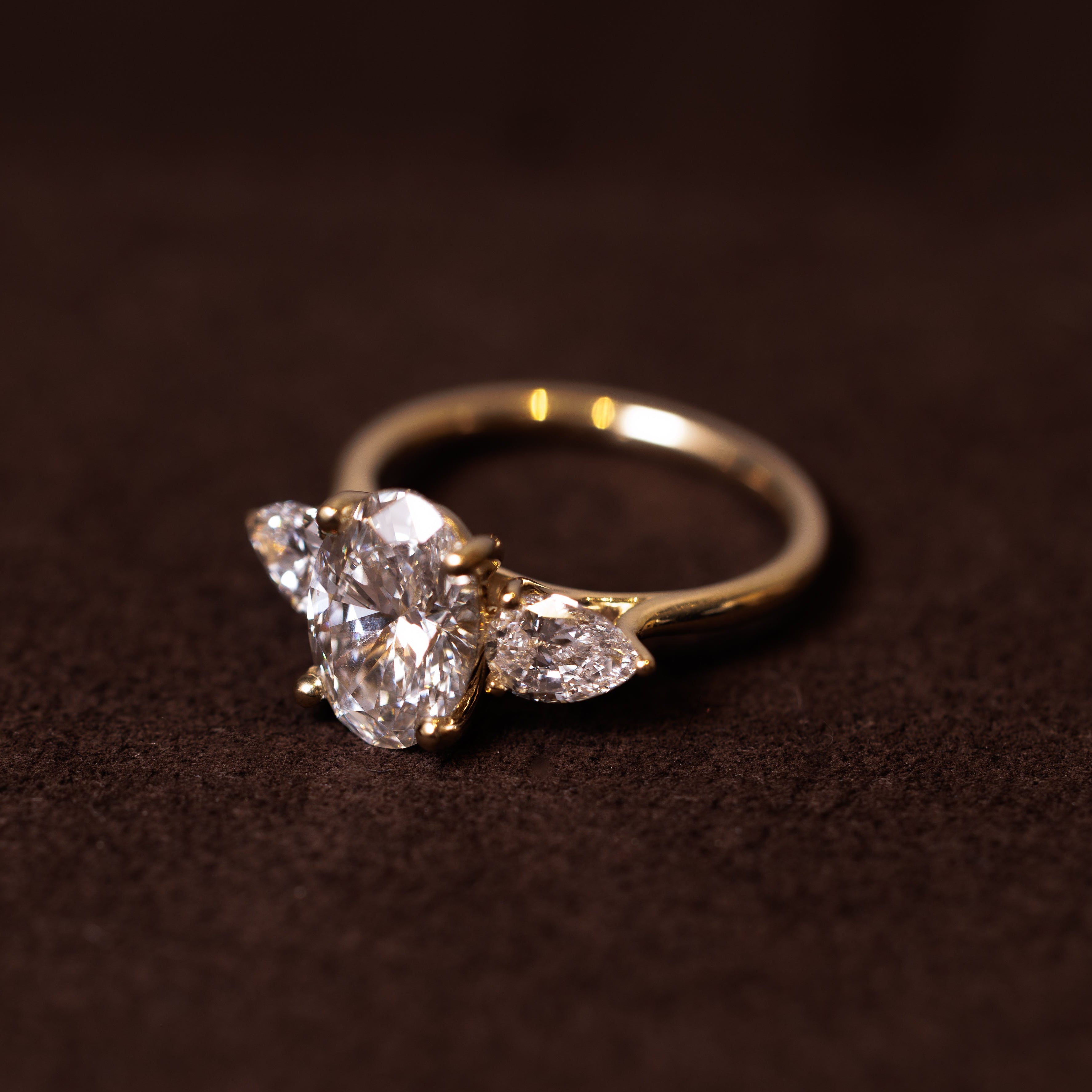 Lisa pavé diamantring round cut 14 karat guld håndlavet — EMMI&CO.